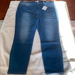 NWT Good American Good Legs Crop Jeans